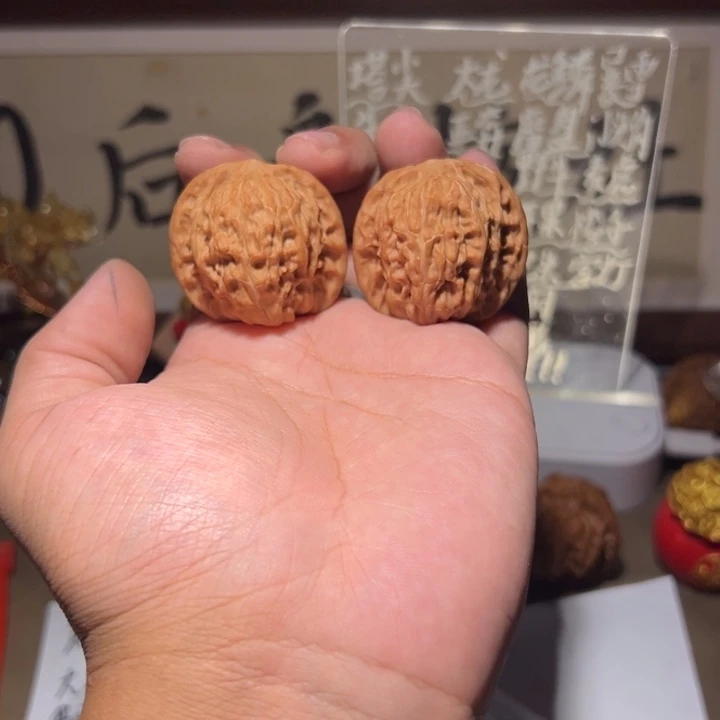 文玩核桃把件37原生态蝴蝶磨