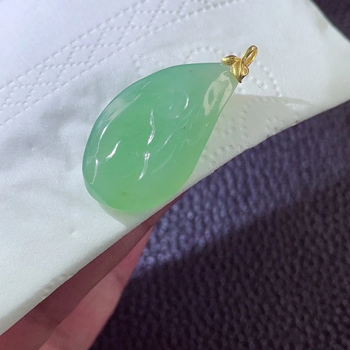 翡翠18K金镶嵌颈饰翡翠