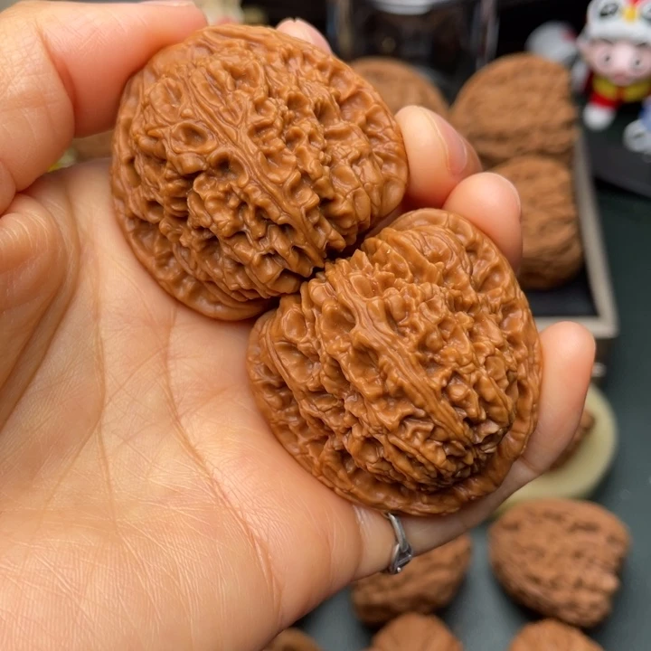 吊坠文玩核桃424240尺三角团子