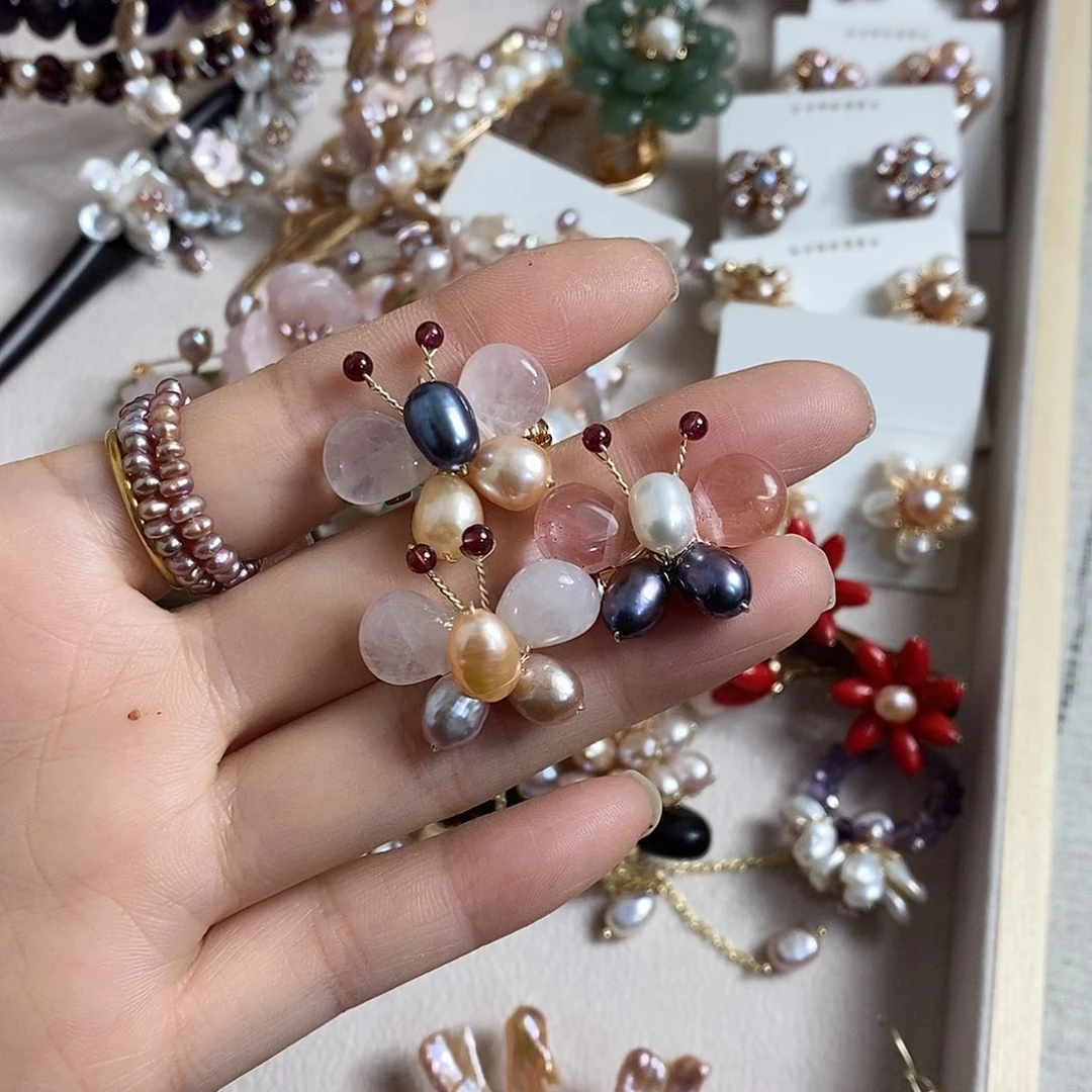 醋酸铁合金蝴蝶胸针