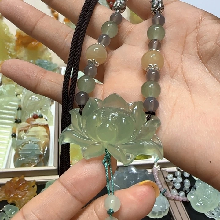 蛇纹石玉未镶嵌吊坠