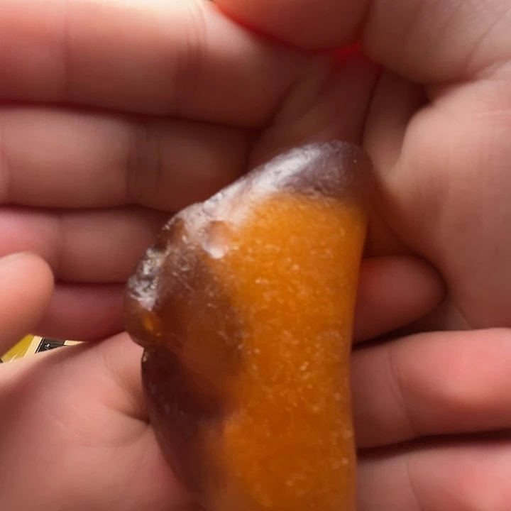 寒***林定制琥珀未镶嵌纯天然蜜蜡吊坠