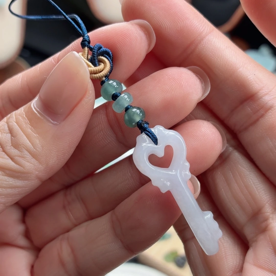 翡翠未镶嵌颈饰天然A货翡翠