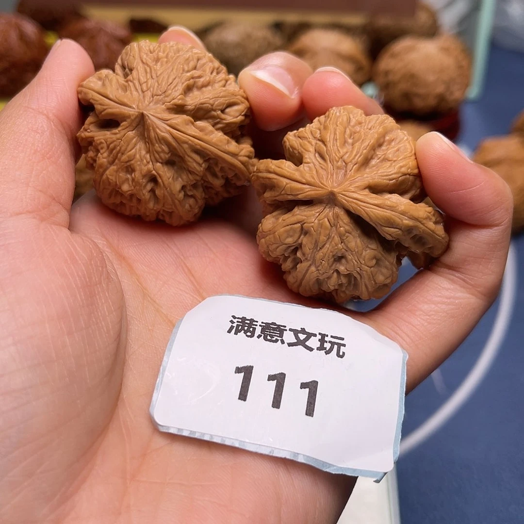 文玩核桃吊坠粗筋40.111