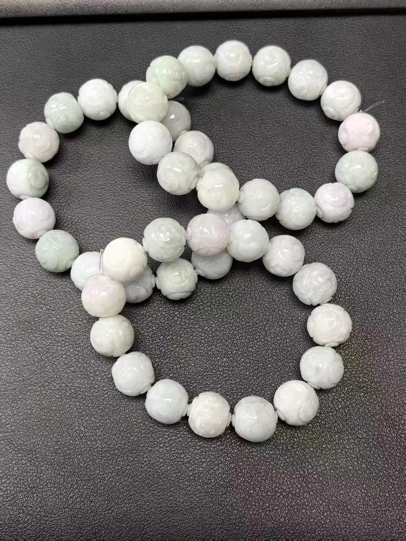 天然缅甸A货翡翠（雕刻手串）多样性发其一