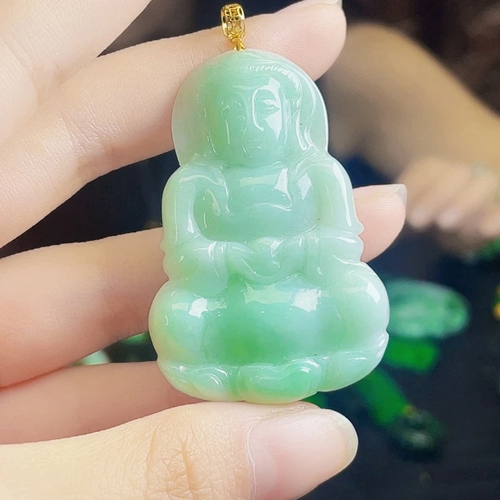 颈饰18K金镶嵌翡翠多样性