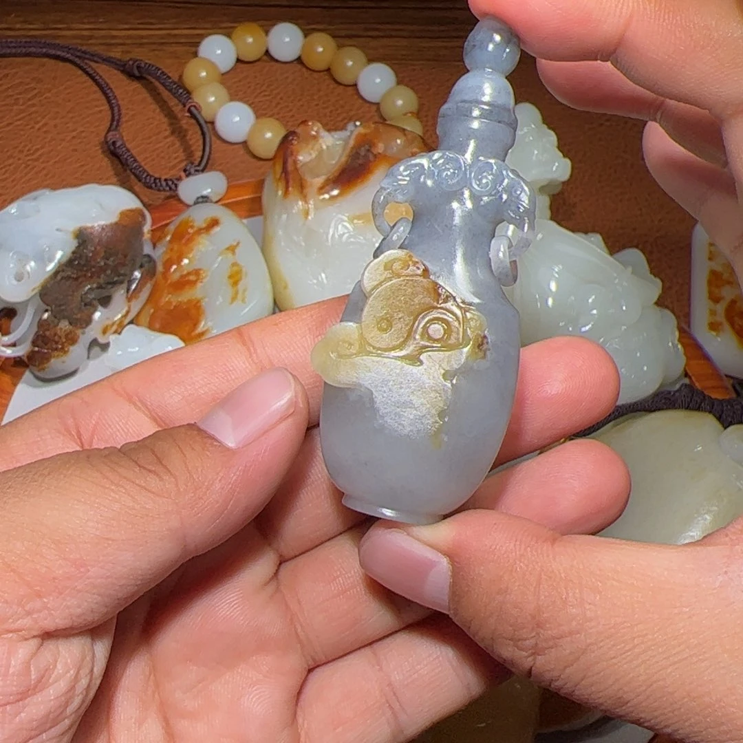 和田玉颈饰未镶嵌