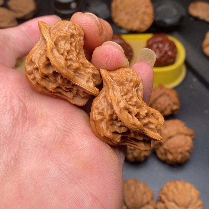 张***.桃核把件比翼双飞1234