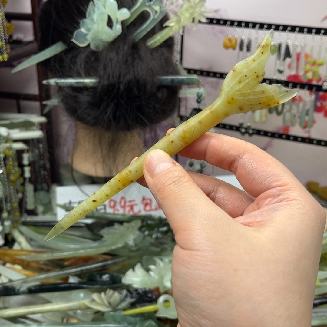 岫玉未镶嵌发饰长度17厘米左右，双面雕工双面可戴