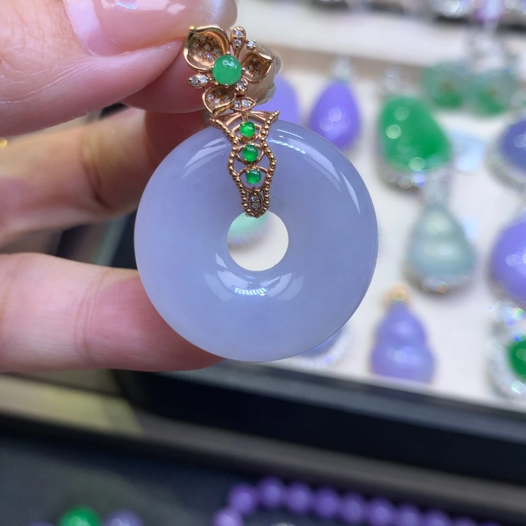 翡翠18K金镶嵌颈饰