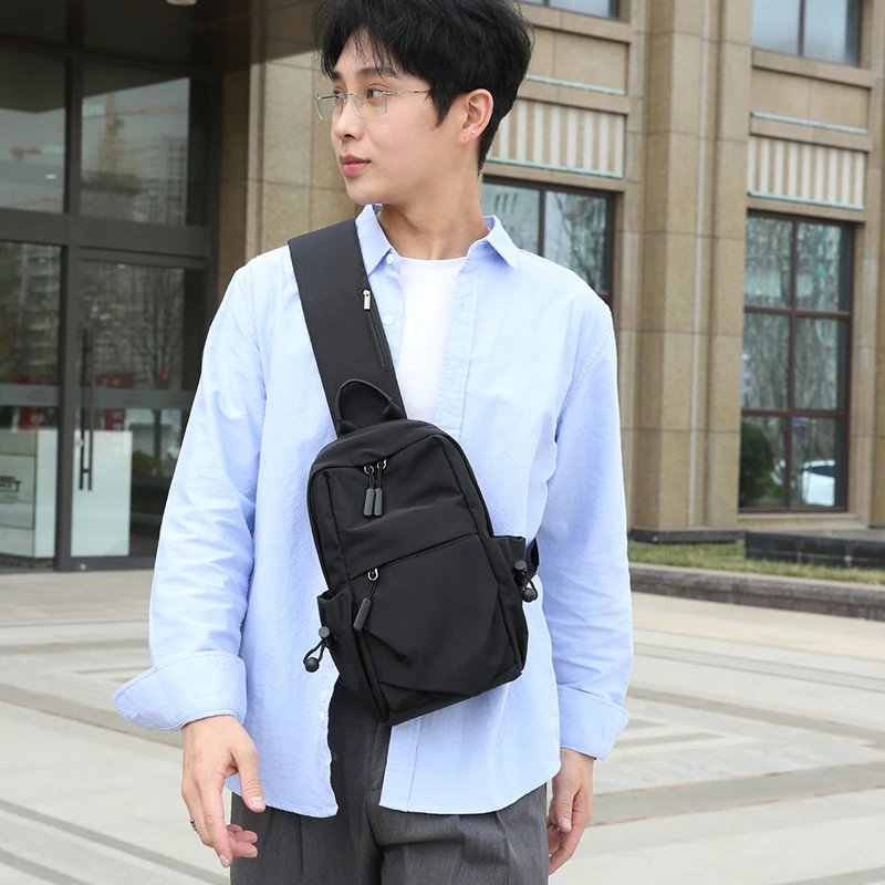 新款男士单肩斜挎胸包百搭休闲轻便户外耐磨斜跨包小背包单肩背包