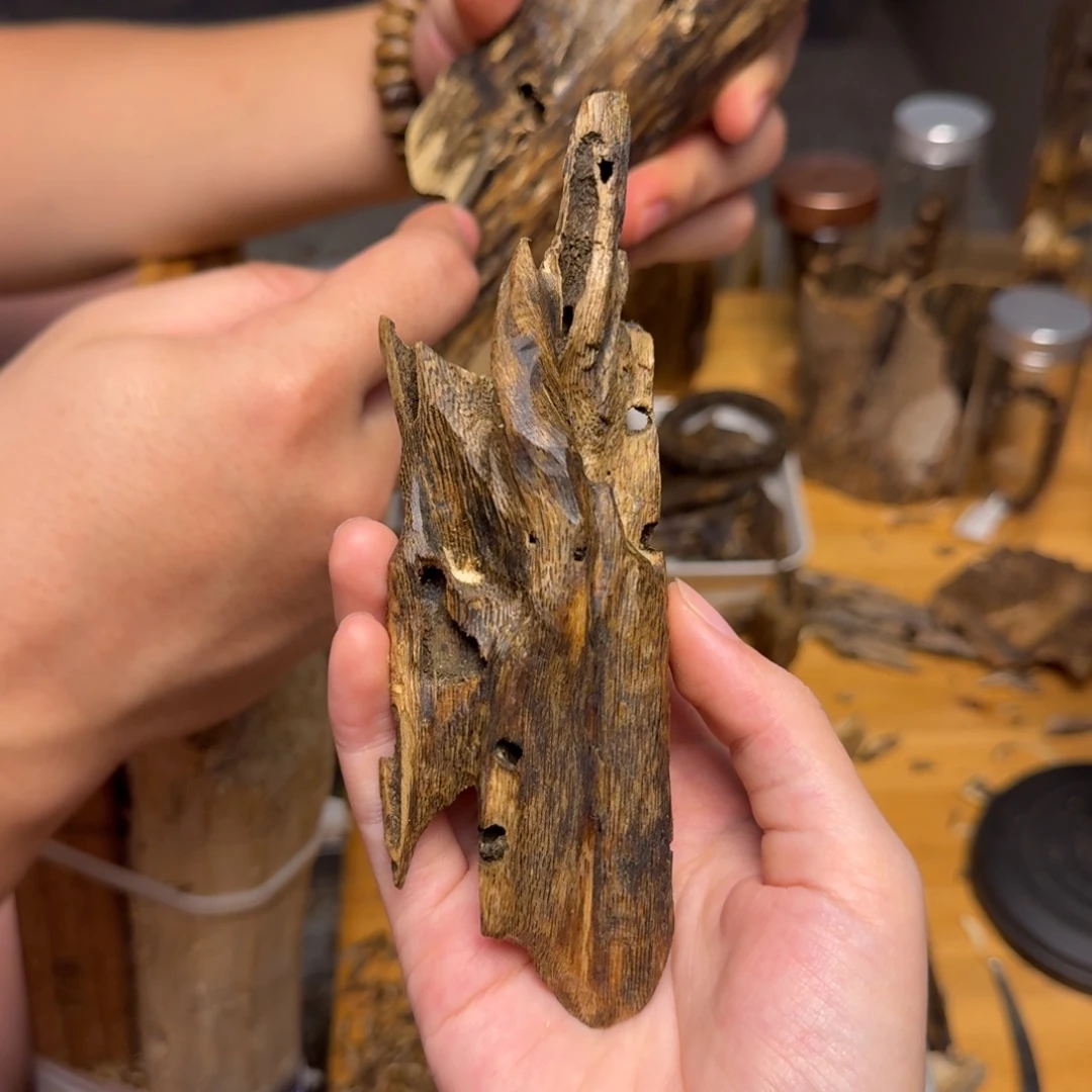 沉香碎屑沉香白棋块料35克