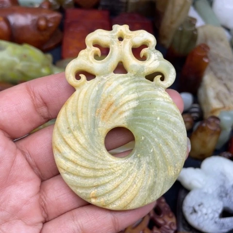 蛇纹石玉未镶嵌颈饰73