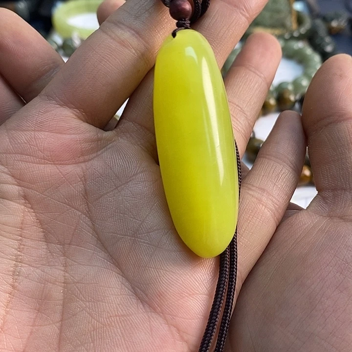 未镶嵌蛇纹石玉珠宝奇石