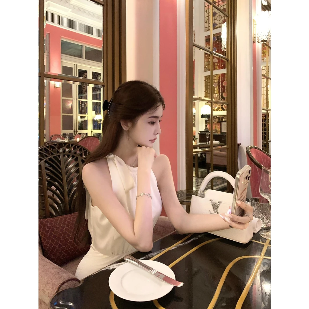 韩系气质女神2025夏季新款ins收腰显瘦蝴蝶结绑带无袖背心连衣裙