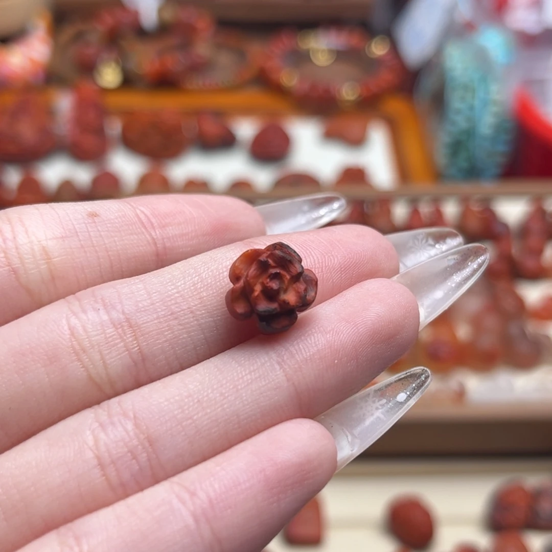 南红玛瑙未镶嵌18鸡浆小花