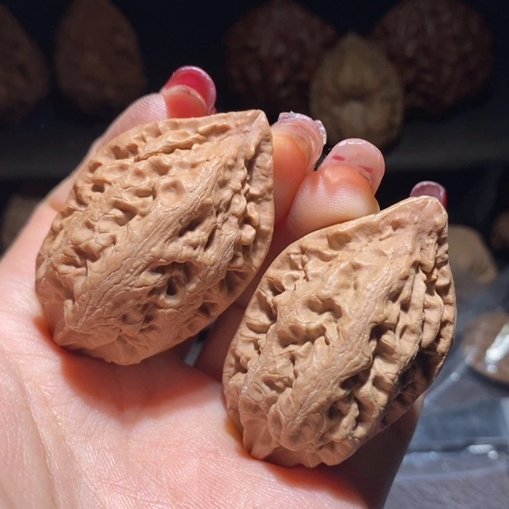 文玩核桃把件东北楸子72