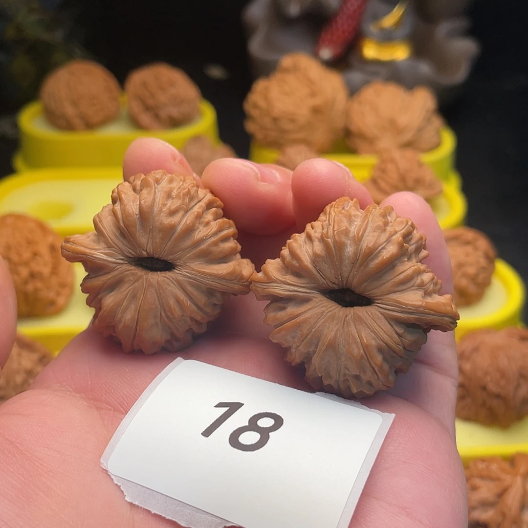 自***。文玩核桃吊坠楼子40