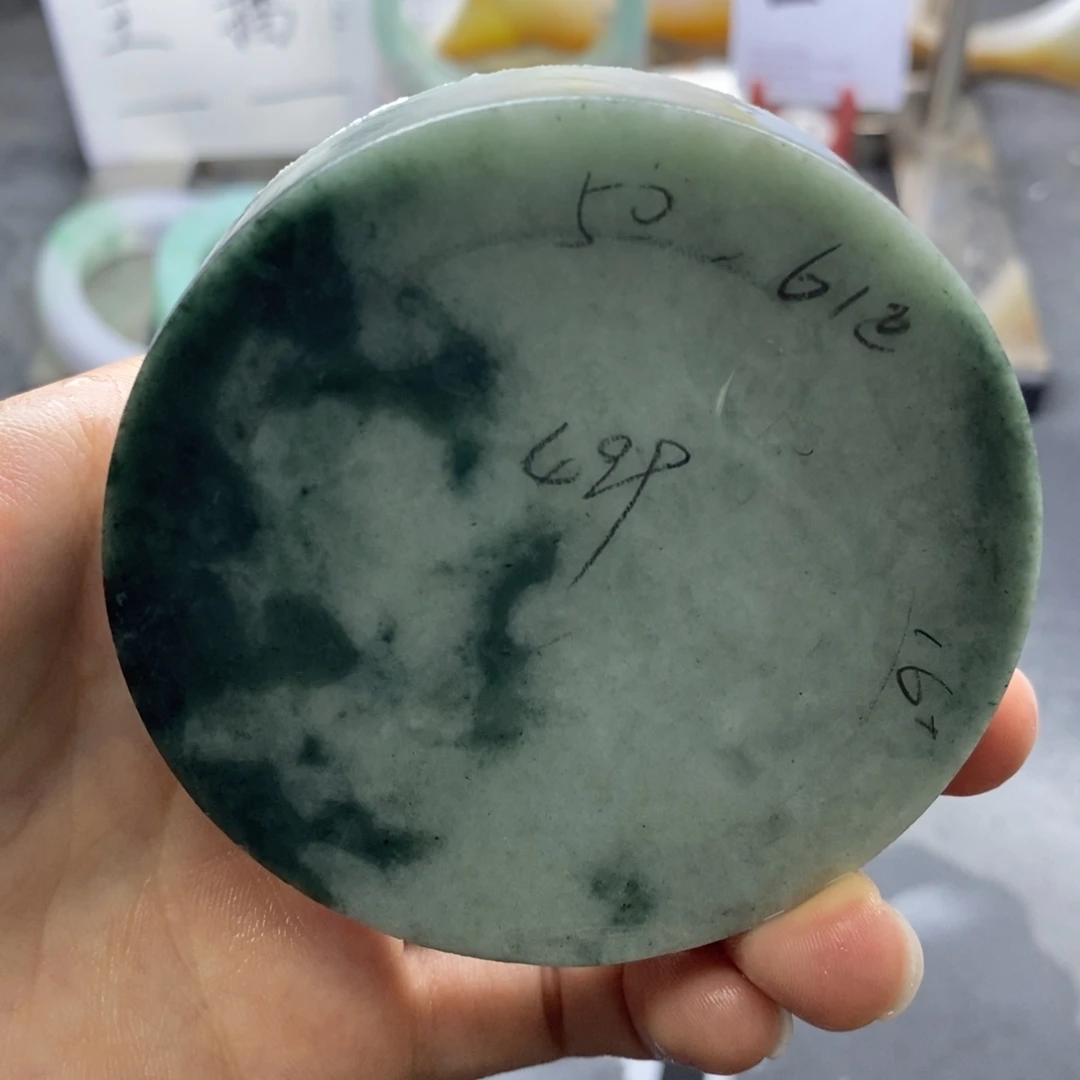 定制翡翠未镶嵌翡翠手镯