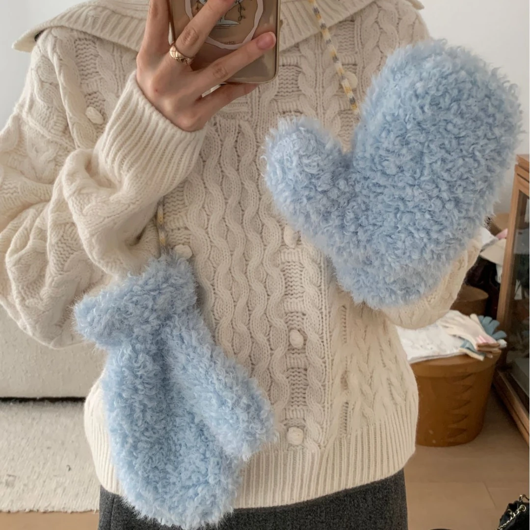 2024新款纯色简约全包毛绒手套冬季双层加厚挂脖连指骑行防寒手套