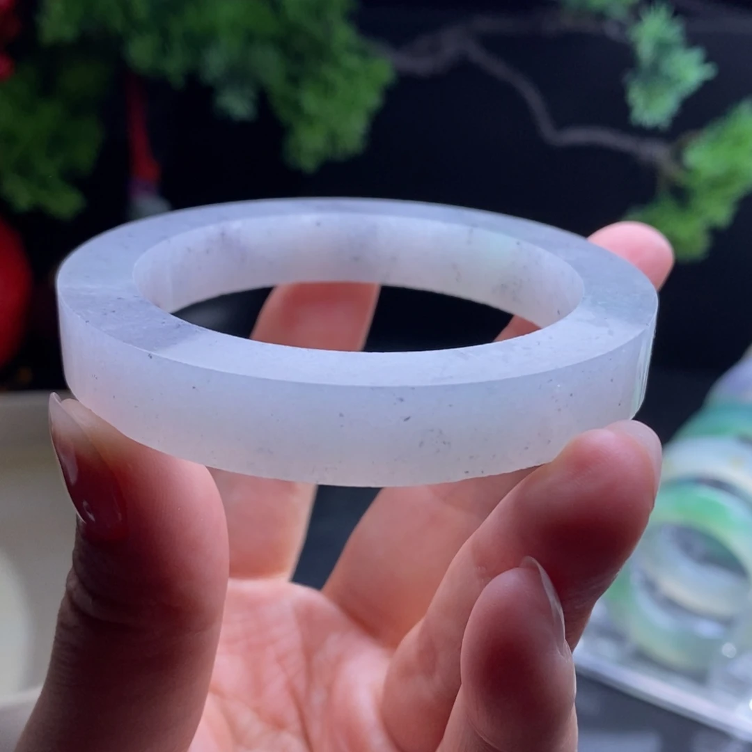 定制翡翠未镶嵌翡翠手镯