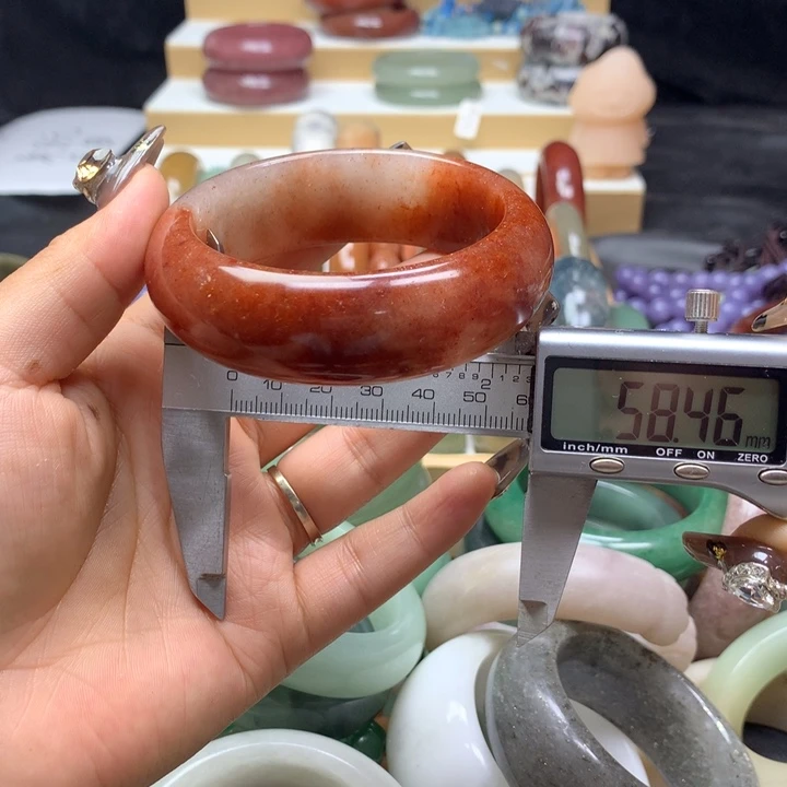 未镶嵌手镯石英质玉