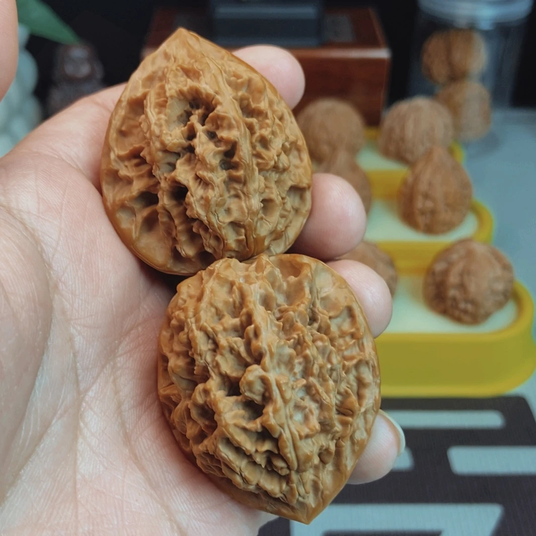 狐***威福利鸭嘴兽核桃手把件！！！