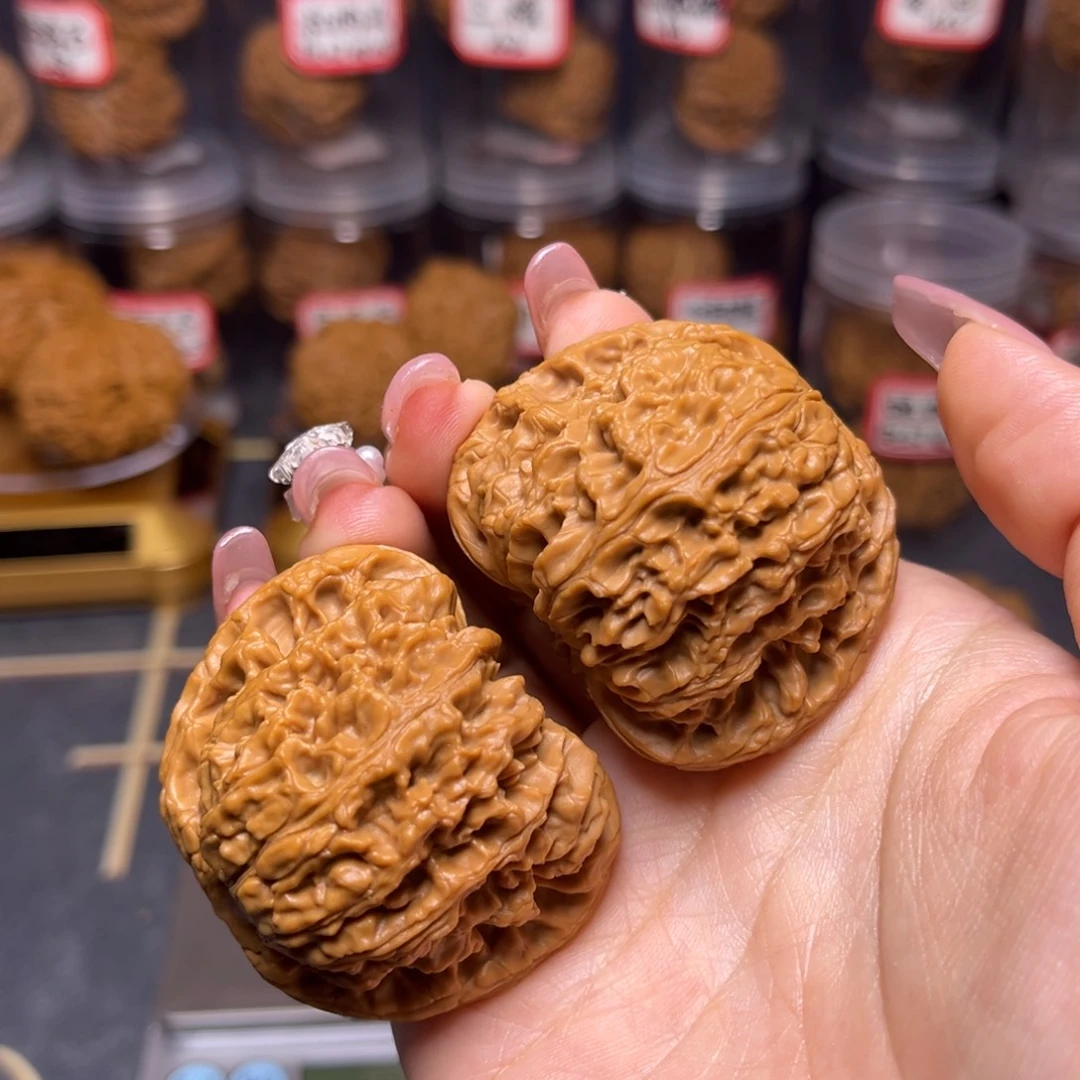 文玩核桃吊坠南疆石47.5