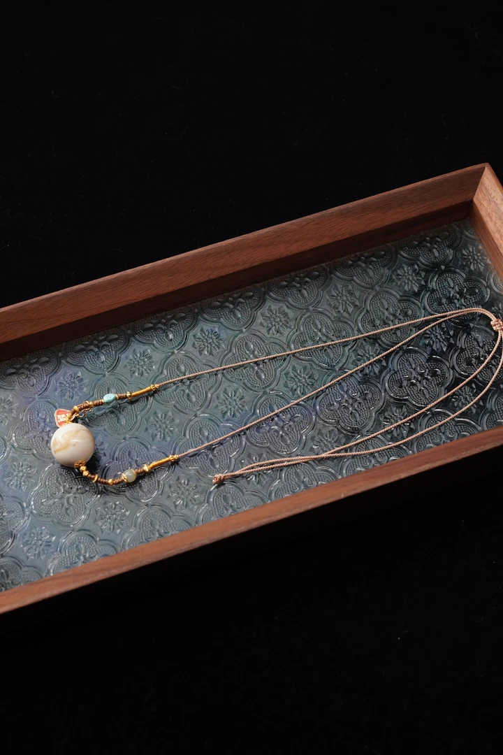 百年孤寂 天然猛犸牙牙髓料20mm圆珠顶珠项链