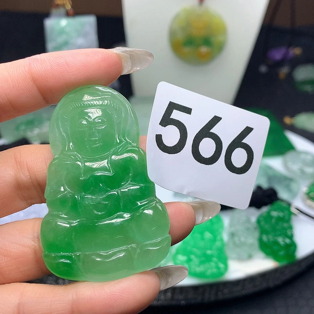 翡翠吊坠(赠链)未镶嵌