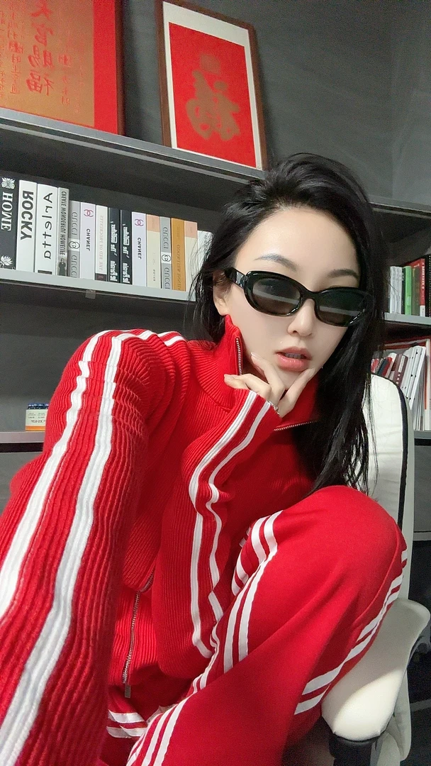 【劉發發】W418【新年红】新款韩版百搭高级休闲时尚红色套装上衣