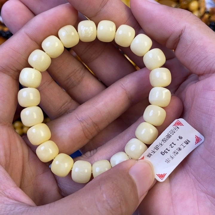 未镶嵌琥珀珠宝奇石