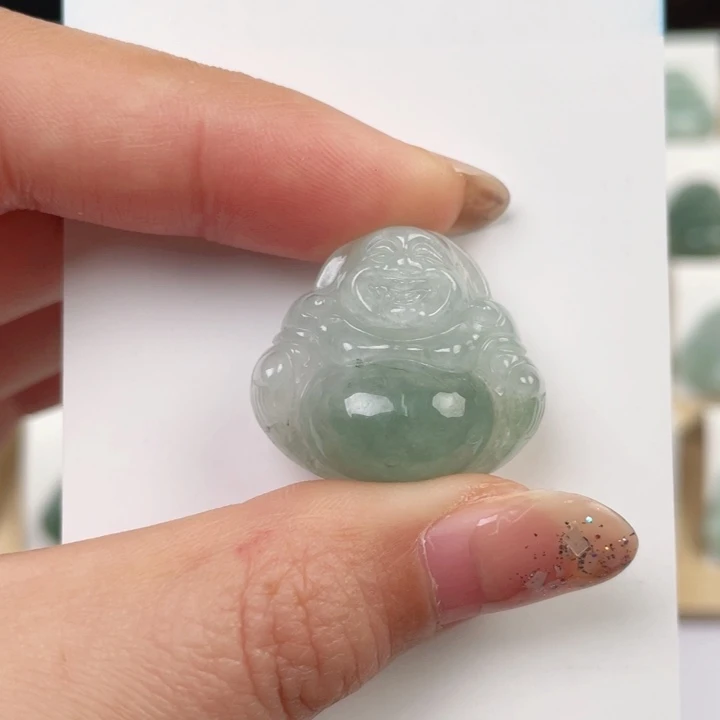 翡翠颈饰未镶嵌佛公