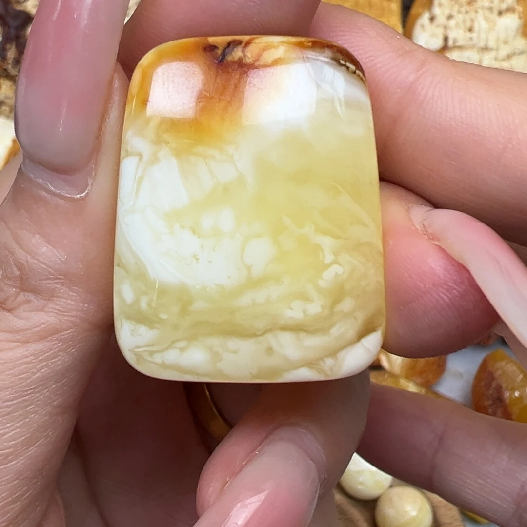 定制琥珀未镶嵌蜜蜡