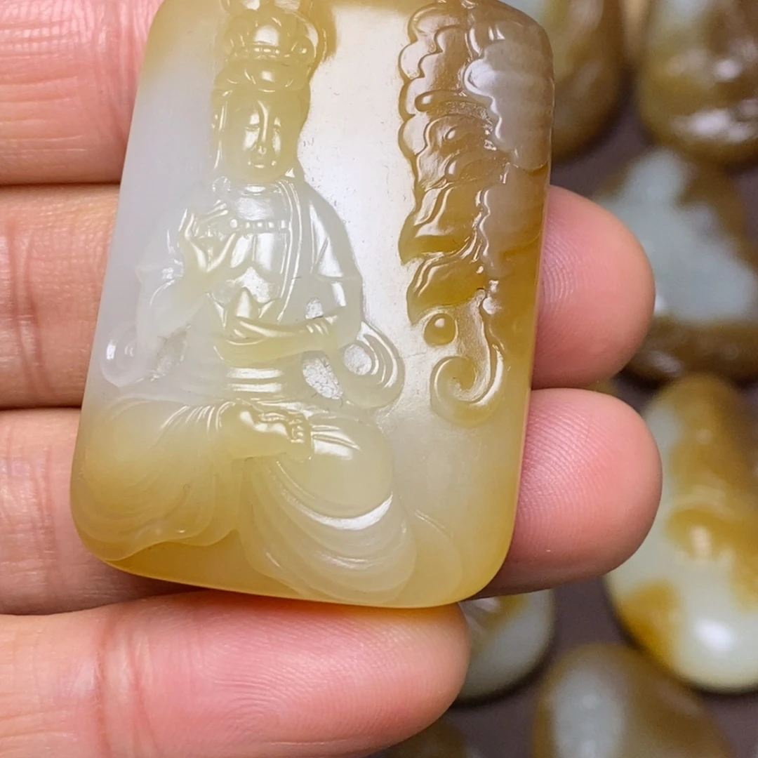 和田玉（糖玉）未镶嵌颈饰