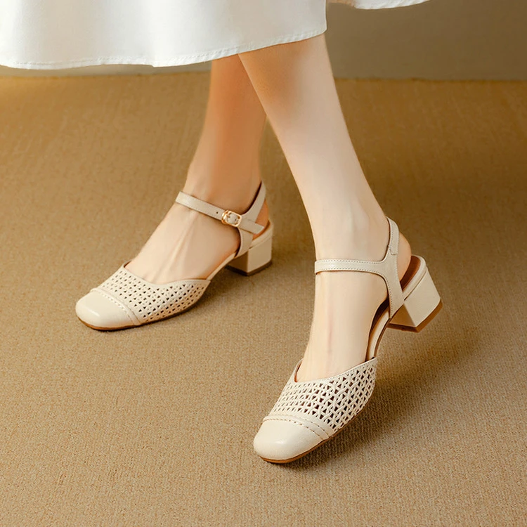 真皮镂空编织洞洞包头凉鞋女夏季外穿中跟粗跟白色方头后空小皮鞋