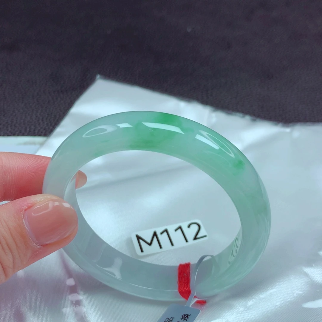 翡翠手镯未镶嵌手镯88