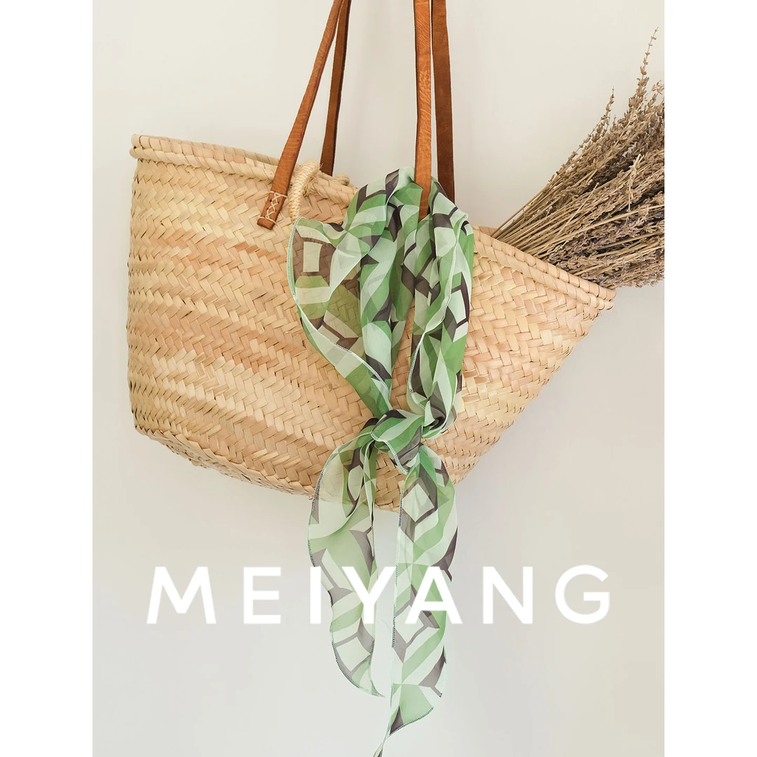 A美洋MEIYANG【商场同款】青菱丝巾 几何风飘逸撞色百搭三角巾-周二