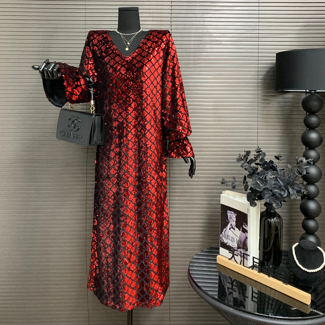 晚秋2024新款红色亮片金丝绒阔型均码名媛连衣裙-均码