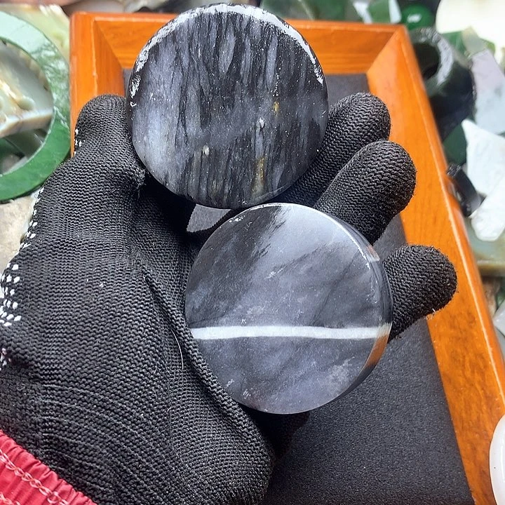 和田玉（糖玉）和田玉边角料未镶嵌丹***哒