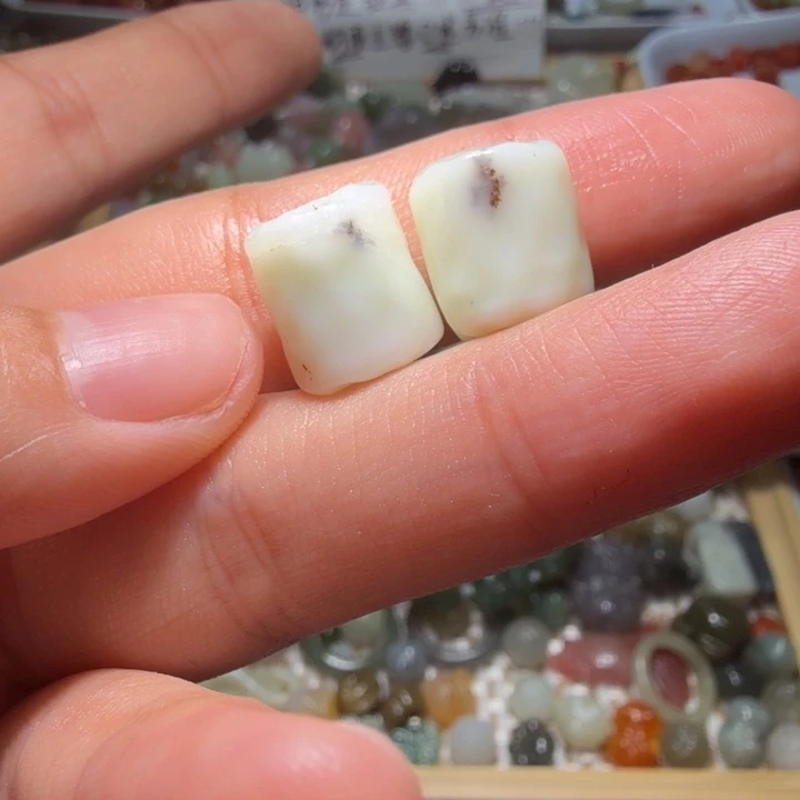 和田玉未镶嵌珠宝半成品