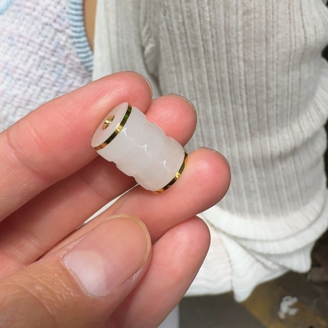 和田玉18K金镶嵌颈饰63仙女姐姐卡17左右青海料路路通