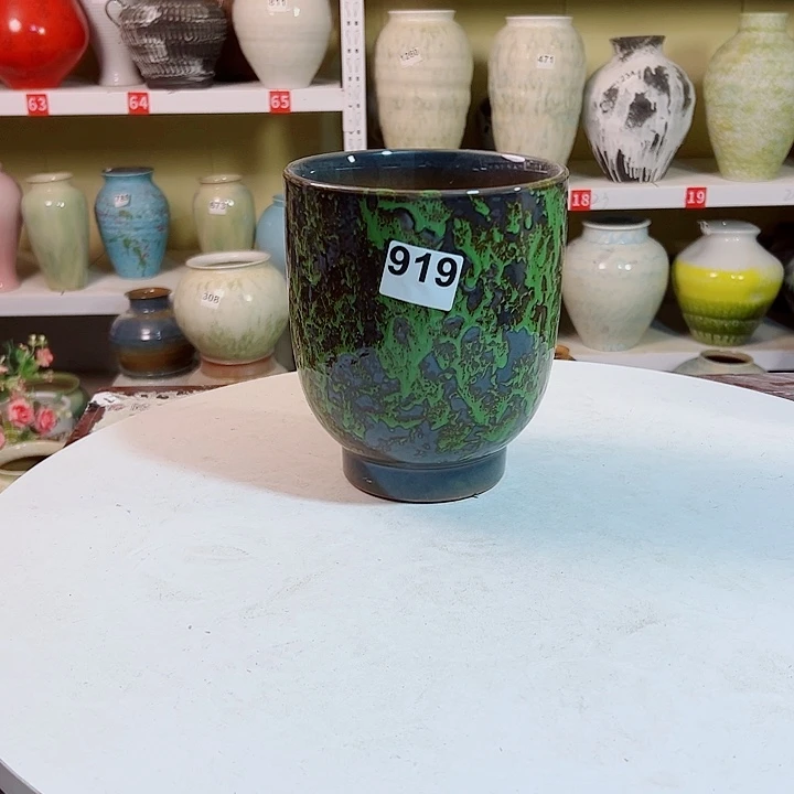 白泥花瓶高18口15。摆件。919