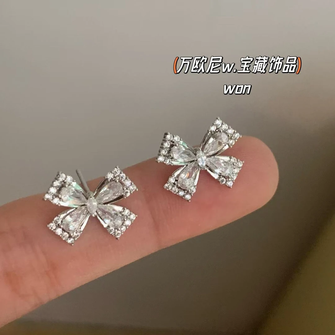 925银合成锆石耳饰 CHANGE x 小心机耳钉 精致甜美ins E396