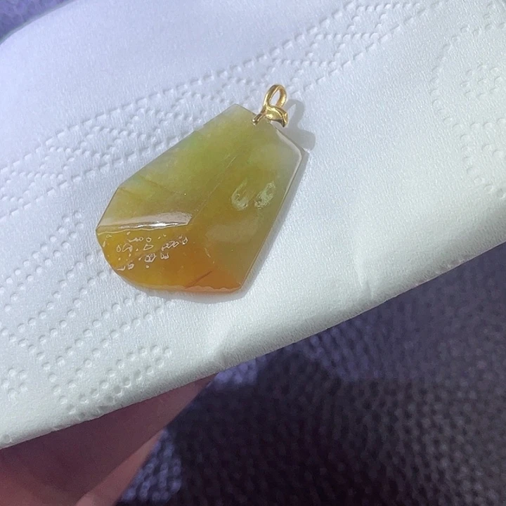 翡翠颈饰18K金镶嵌翡翠