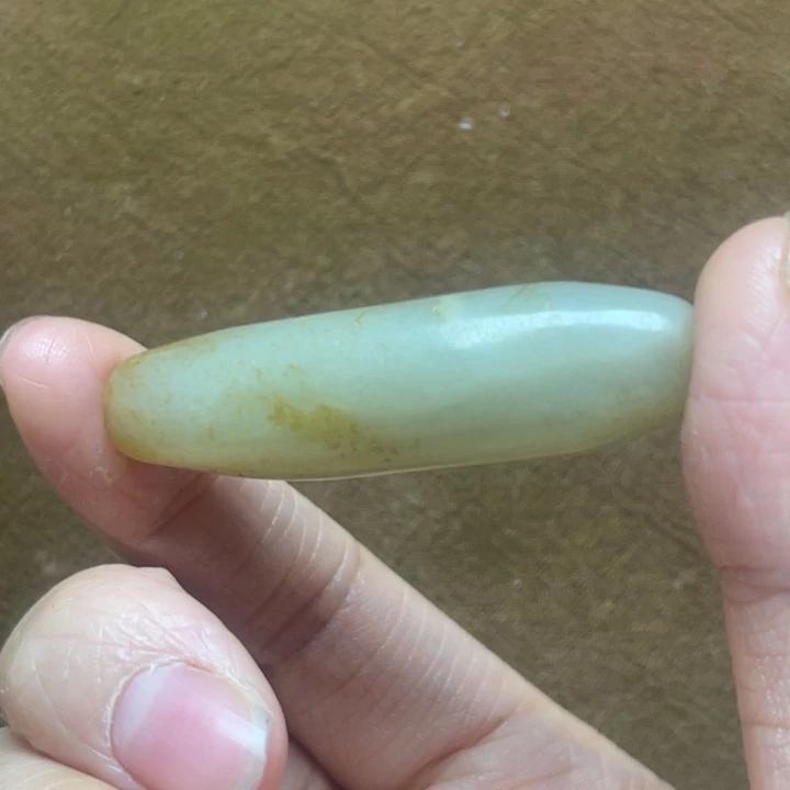阿***乐和田玉未镶嵌颈饰