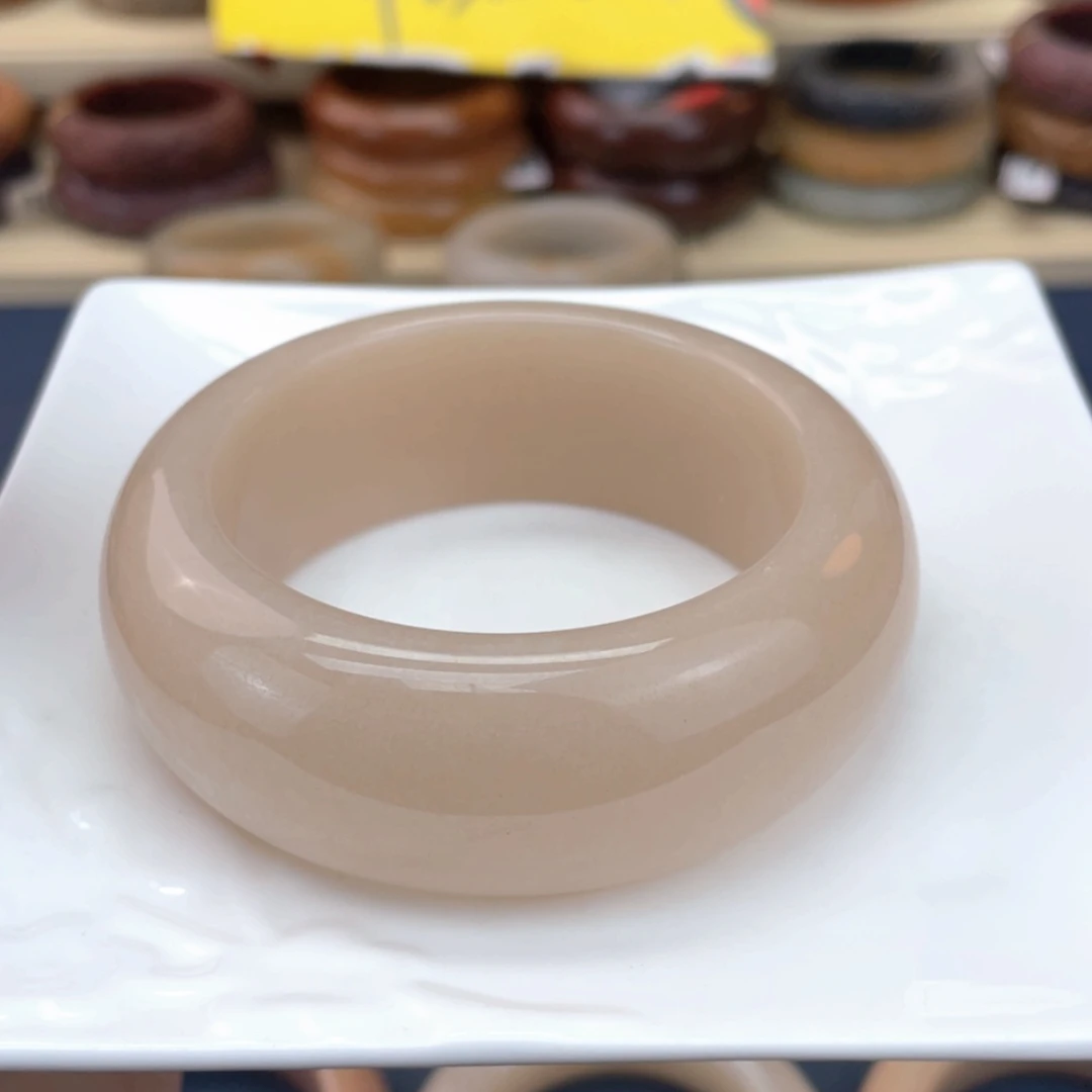 【闪购商品】石英质玉手镯未镶嵌