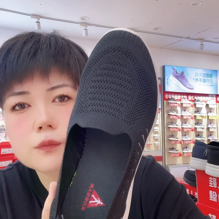 维***姐女士黑色37黑色的