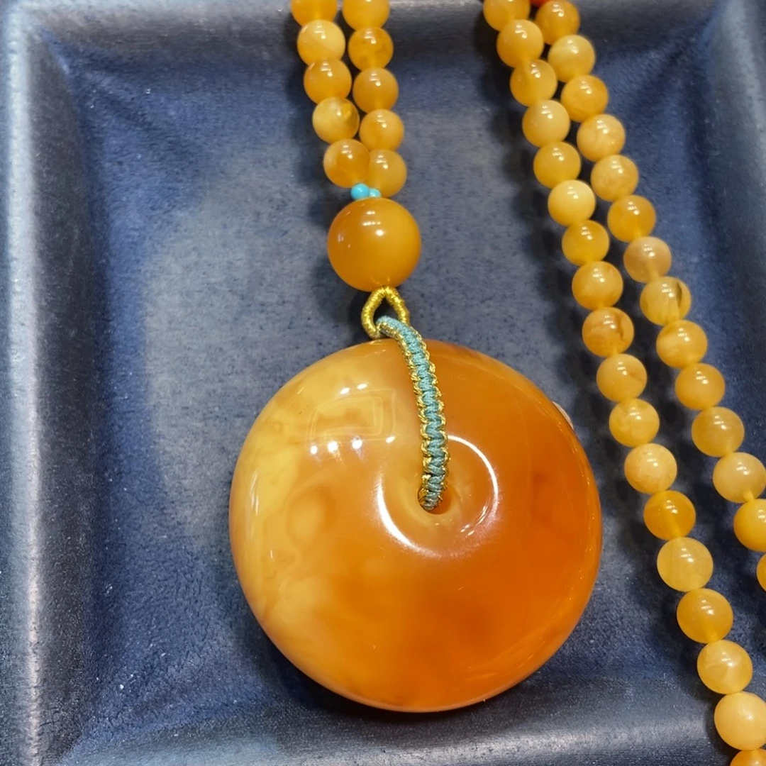 琥珀未镶嵌颈饰蜜蜡