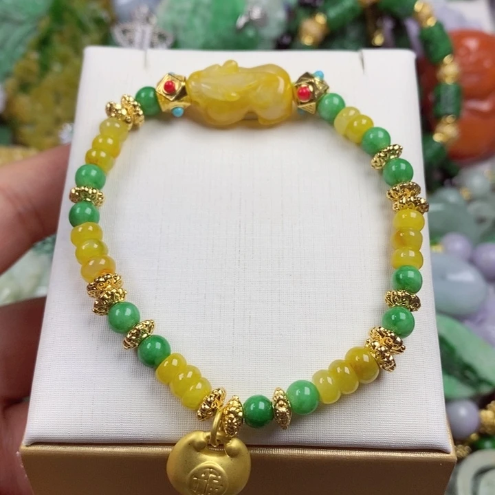 翡翠未镶嵌吊坠(赠链)